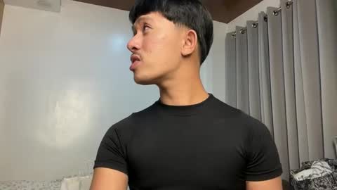 Snapshot of sweetguy102103 chatting on November 2025 11:20:02 AM khrayan online show from November 2025 11:20:02 AM