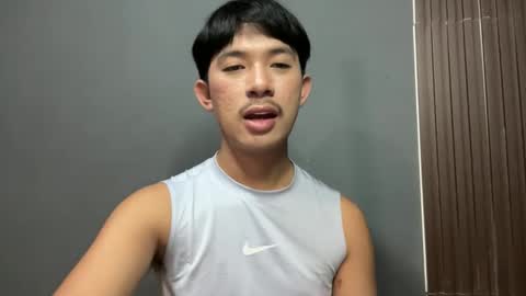 Snapshot of sweetguy102103 chatting on February 2026 04:17:01 PM khrayan online show from February 2026 04:17:01 PM