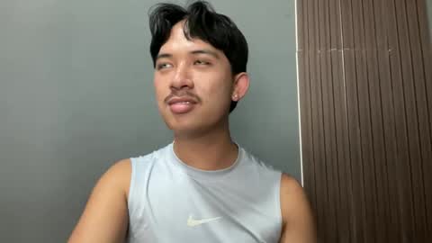 Snapshot of sweetguy102103 chatting on February 2026 06:51:01 AM khrayan online show from February 2026 06:51:01 AM