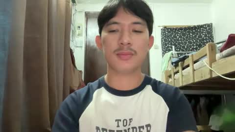 Snapshot of sweetguy102103 chatting on February 2026 03:22:01 AM khrayan online show from February 2026 03:22:01 AM