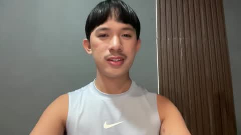 Snapshot of sweetguy102103 chatting on February 2026 10:54:01 AM khrayan online show from February 2026 10:54:01 AM