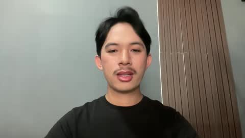 Snapshot of sweetguy102103 chatting on February 2026 02:30:01 AM khrayan online show from February 2026 02:30:01 AM