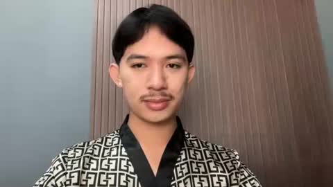 Snapshot of sweetguy102103 chatting on March 2026 02:02:01 AM khrayan online show from March 2026 02:02:01 AM