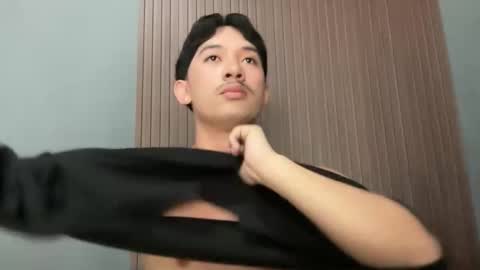 Snapshot of sweetguy102103 chatting on March 2026 01:23:02 AM khrayan online show from March 2026 01:23:02 AM