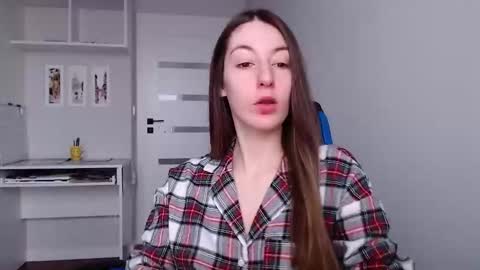 Emma  online show from January 2026 08:19:02 AM