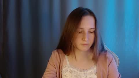 Snapshot of sweetie_lover chatting on May 2026 08:28:01 PM Annie online show from May 2026 08:28:01 PM