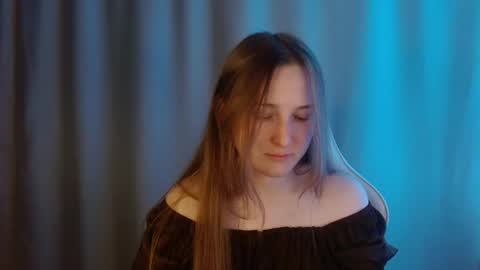 Snapshot of sweetie_lover chatting on May 2026 08:40:02 PM Annie online show from May 2026 08:40:02 PM