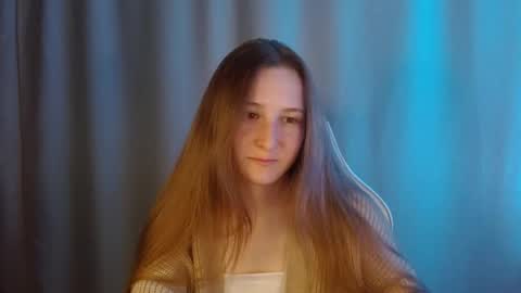 Snapshot of sweetie_lover chatting on May 2026 09:23:01 PM Annie online show from May 2026 09:23:01 PM