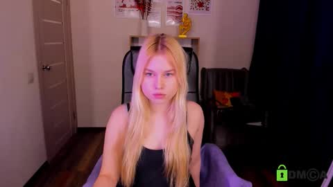 Mia online show from February 2026 03:29:01 PM