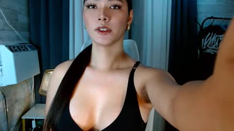 sweetiefox1 online show from October 2025 02:12:01 AM