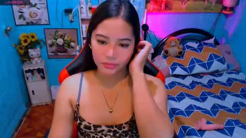 Nicole online show from March 2025 08:52:01 PM