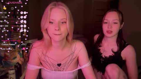 Eva and Lisa online show from September 2025 06:30:02 PM