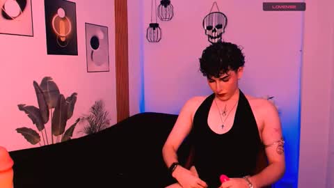 Snapshot of sweetjames2810 chatting on November 2025 07:07:02 PM SWEETJAMES online show from November 2025 07:07:02 PM