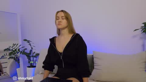 SweetKira1 online show from November 2025 03:34:01 PM