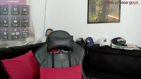 Snapshot of sweetlatinoboy chatting on April 2026 10:43:01 AM SWEETLATINBOY online show from April 2026 10:43:01 AM