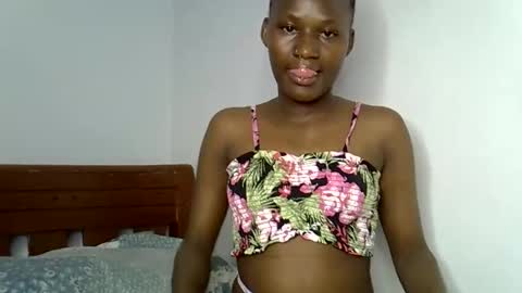 Snapshot of sweetlavie_ chatting on April 2026 11:32:01 AM Titi online show from April 2026 11:32:01 AM