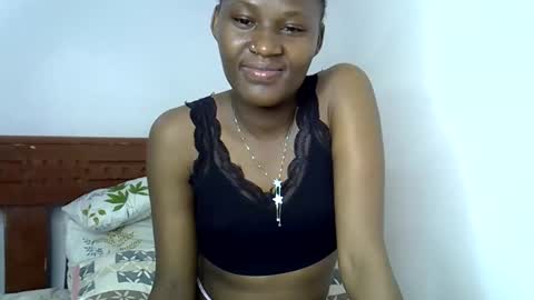 Snapshot of sweetlavie_ chatting on April 2026 02:11:02 PM Titi online show from April 2026 02:11:02 PM