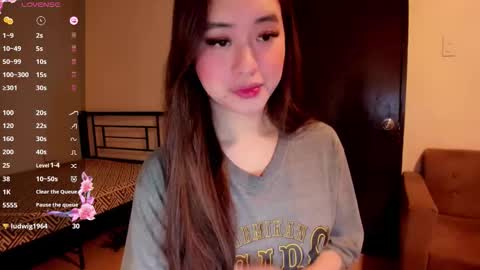 Zoe online show from November 2025 04:55:02 AM