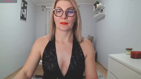 Snapshot of sweetmarthaaa chatting on December 2024 03:54:02 PM sweetmarthaaa online show from December 2024 03:54:02 PM