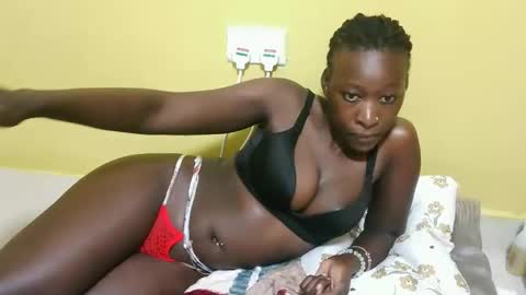 Snapshot of sweetmaya32 chatting on March 2026 05:07:01 PM Maya online show from March 2026 05:07:01 PM