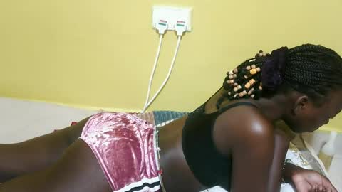 Snapshot of sweetmaya32 chatting on March 2026 07:25:02 AM Maya online show from March 2026 07:25:02 AM