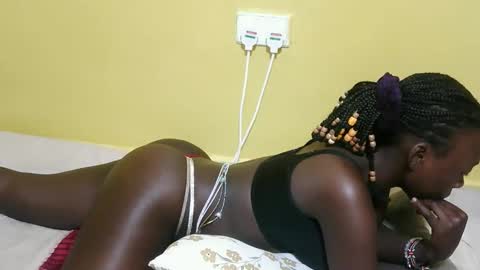 Snapshot of sweetmaya32 chatting on March 2026 08:20:02 AM Maya online show from March 2026 08:20:02 AM