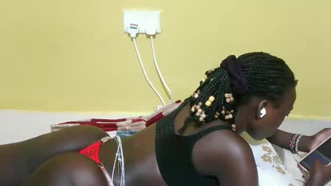 Snapshot of sweetmaya32 chatting on April 2026 08:26:01 AM Maya online show from April 2026 08:26:01 AM