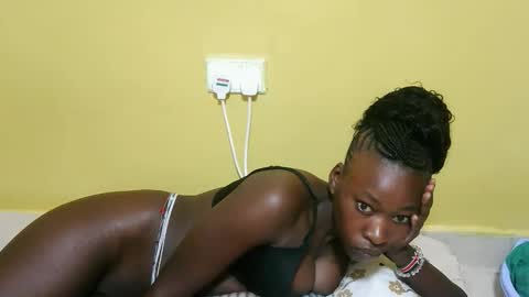 Snapshot of sweetmaya32 chatting on April 2026 08:07:02 AM Maya online show from April 2026 08:07:02 AM