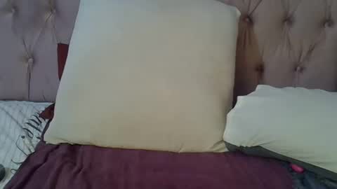 sweetmellowx1 online show from March 2025 05:36:02 PM