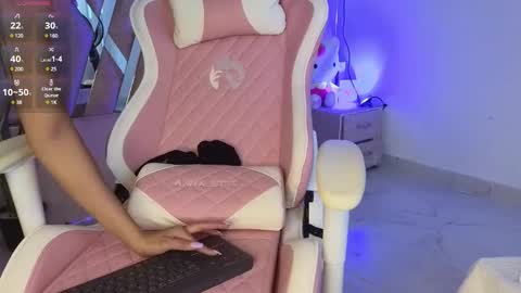 Mia  online show from March 2025 05:07:02 PM