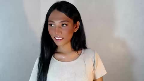 Snapshot of sweetmorena_xox chatting on October 2025 11:44:02 AM Nia online show from October 2025 11:44:02 AM