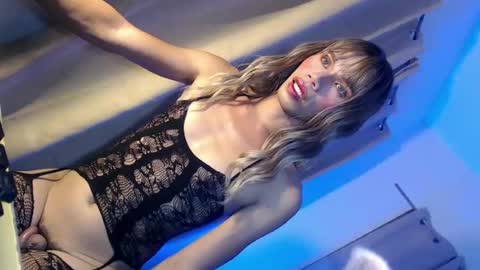 Snapshot of sweetnaughty_mia chatting on July 2026 10:19:01 AM sweetnaughty_mia online show from July 2026 10:19:01 AM