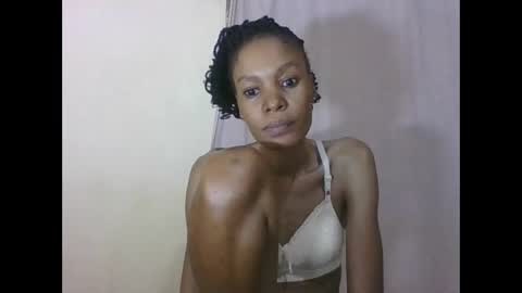 ESTHER online show from March 2026 01:33:02 AM