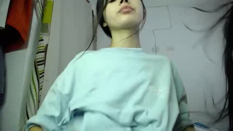 Snapshot of sweetpink1_ chatting on September 2025 02:57:01 AM Caro Lily online show from September 2025 02:57:01 AM