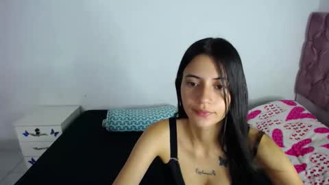 Snapshot of sweetpink1_ chatting on October 2025 03:38:01 AM Caro Lily online show from October 2025 03:38:01 AM