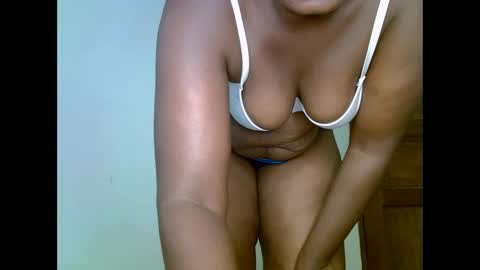 sweetrenne online show from February 2025 07:49:01 AM