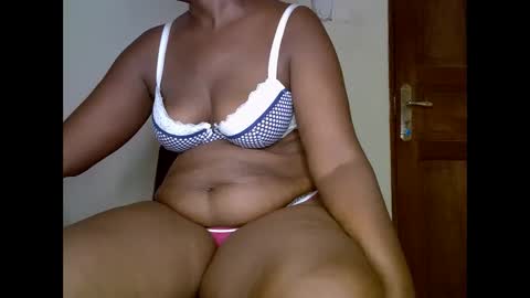 sweetrenne online show from March 2025 01:12:01 AM