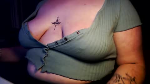 Snapshot of sweetsapphirepuppy chatting on January 2026 11:42:01 PM sweetsapphirepuppy online show from January 2026 11:42:01 PM