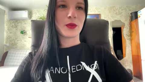 Snapshot of sweetshy99 chatting on April 2026 10:13:01 AM Sweet Shy online show from April 2026 10:13:01 AM