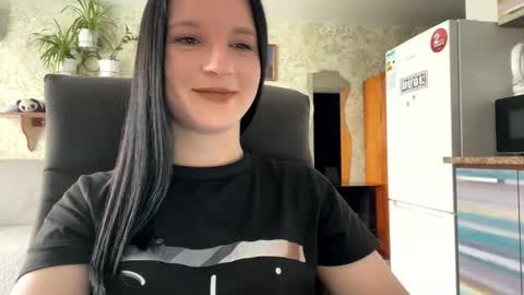 Snapshot of sweetshy99 chatting on April 2026 07:19:01 AM Sweet Shy online show from April 2026 07:19:01 AM