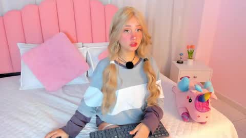 sweett_fire online show from April 2026 05:42:02 PM