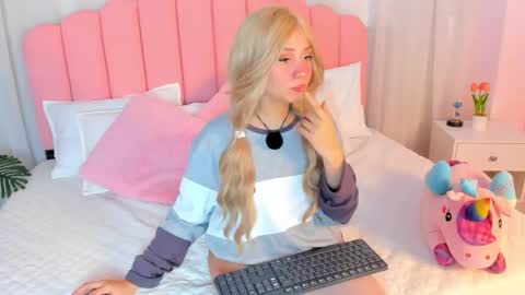 Snapshot of sweett_fire chatting on April 2026 07:58:02 PM sweett_fire online show from April 2026 07:58:02 PM