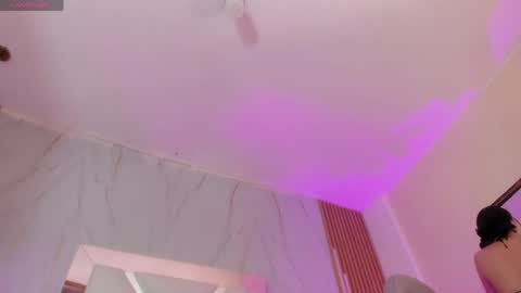 Snapshot of sweett_sophie1 chatting on April 2026 05:24:02 AM Sophiee online show from April 2026 05:24:02 AM