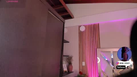 sweetviolet___ online show from April 2026 12:28:01 PM