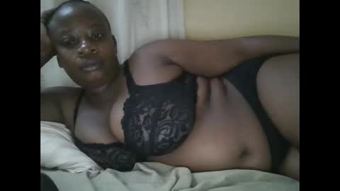 sweetyass25 online show from October 2025 05:46:02 PM