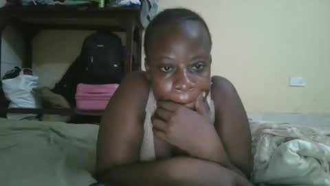 sweetyass25 online show from October 2025 06:01:01 PM