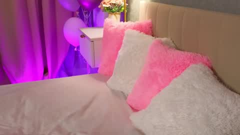 Molly online show from September 2025 06:51:01 PM