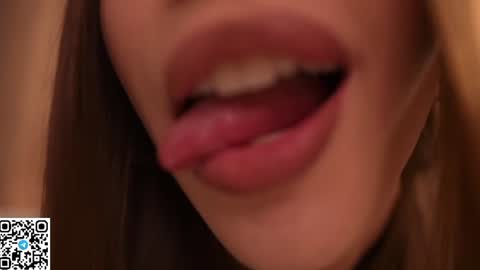 Molly online show from July 2026 04:05:02 PM