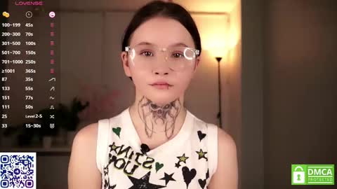 Astrid online show from November 2025 06:18:02 PM