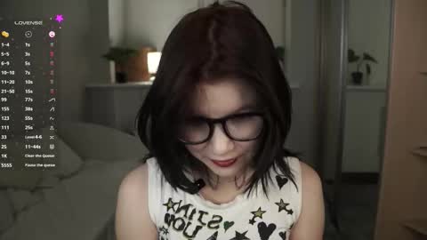 Astrid online show from January 2026 06:22:02 PM